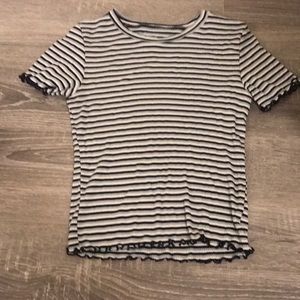 Cropped lettuce edged shirt